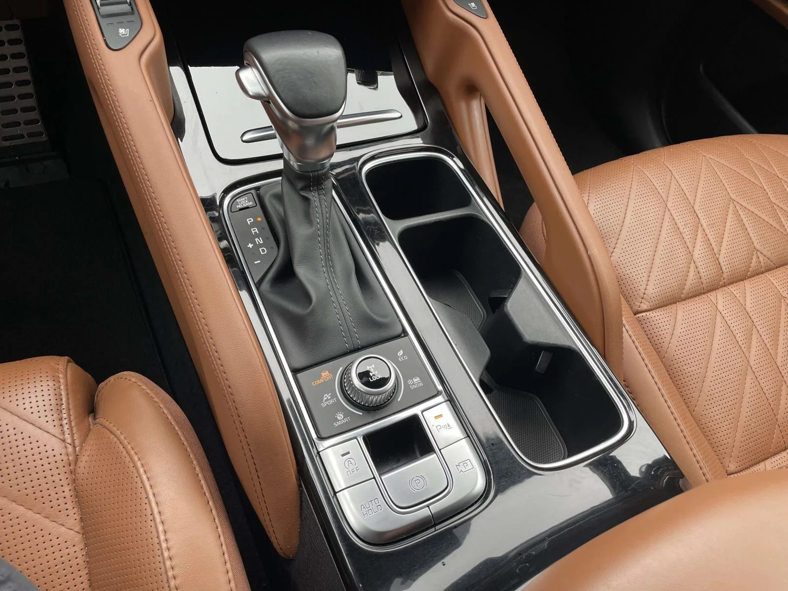 Used 2024 Dark Moss Kia SX Prestige X-Line image 23
