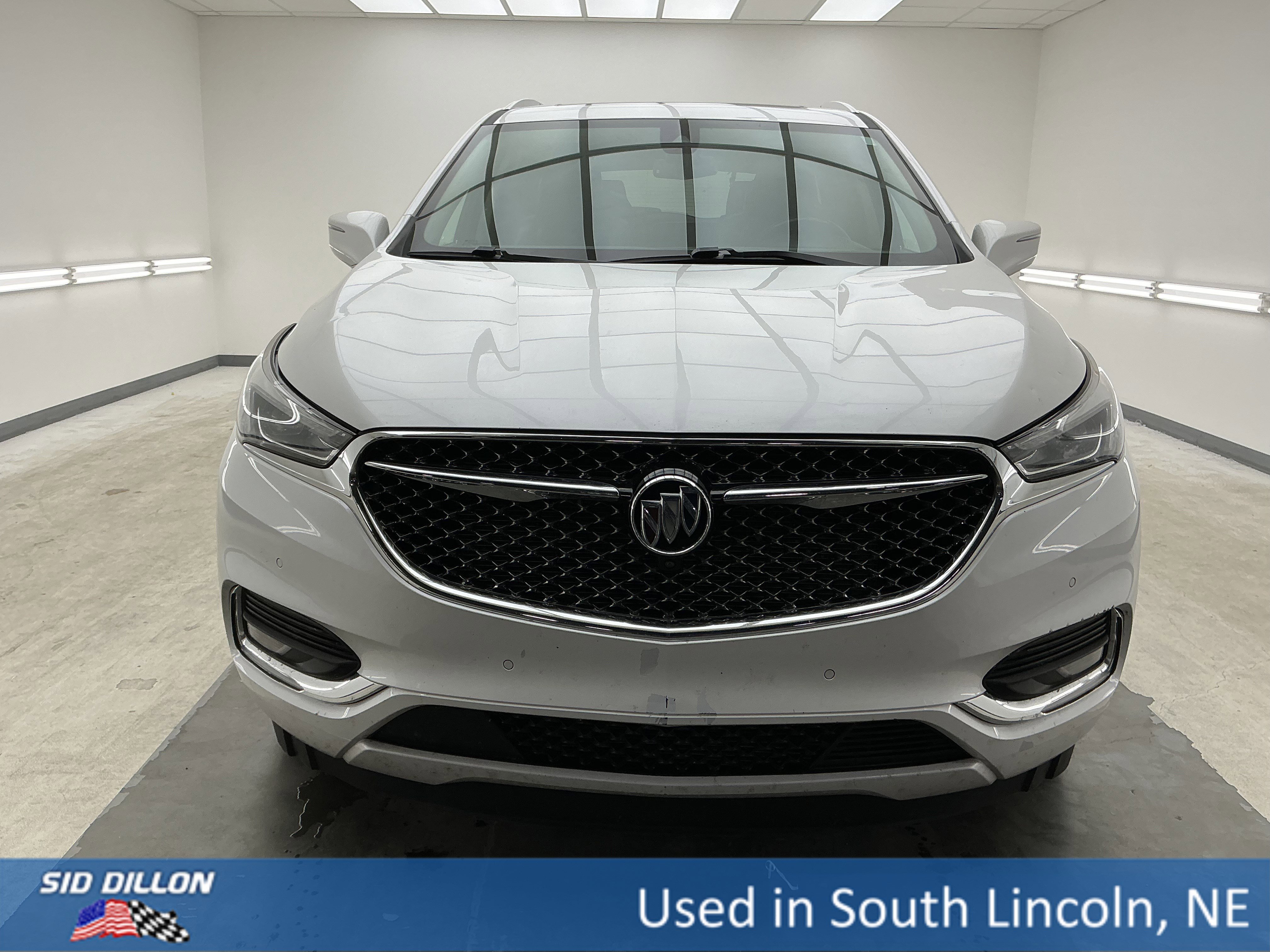 Used 2020 White Frost Tricoat Buick Avenir image 2