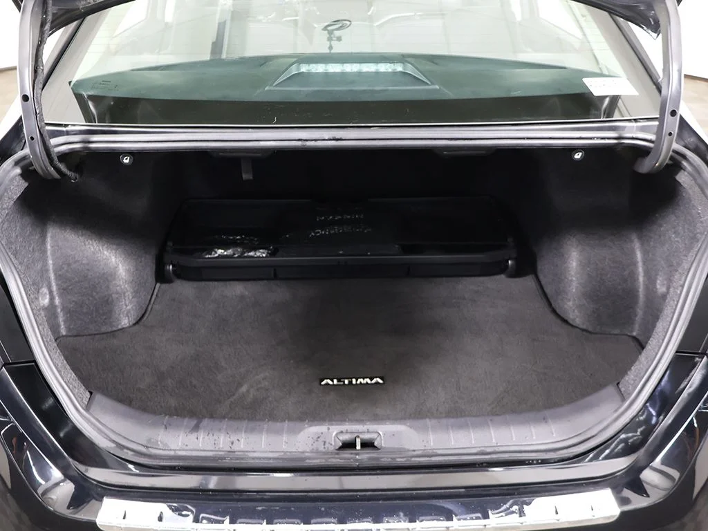 Used 2023 Black Nissan 2.5 SL image 20