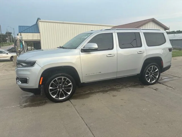 Used 2022 Jeep Wagoneer Series III with VIN 1C4SJVDT9NS103100 for sale in Kansas City