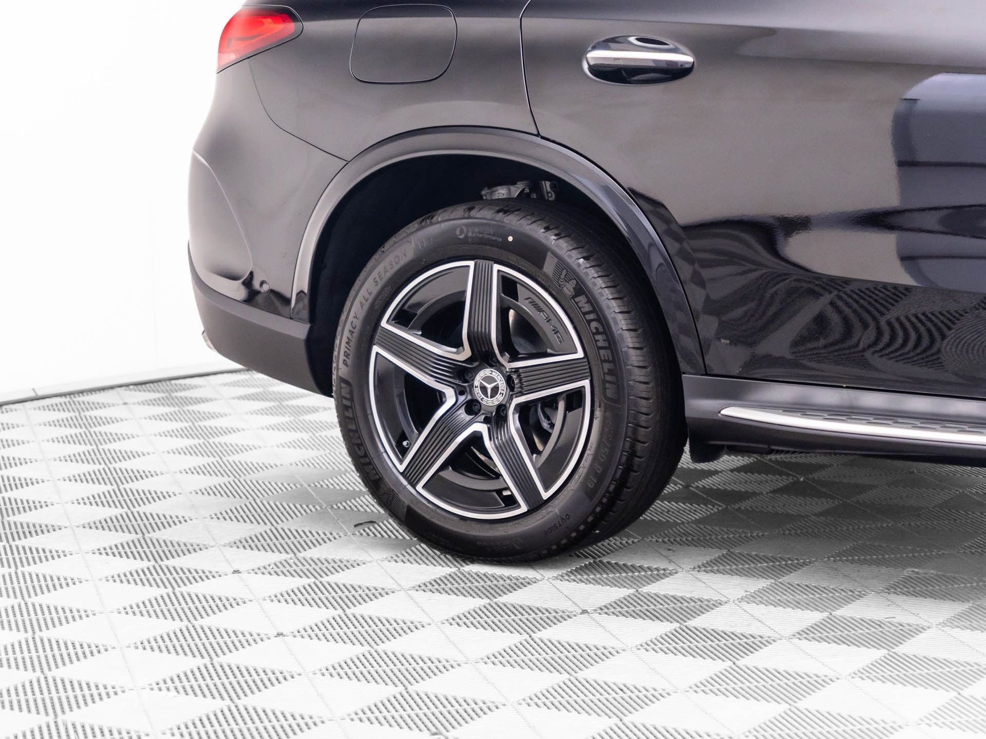 New 2027 Obsidian Black Metallic Mercedes-Benz GLC 300 image 37