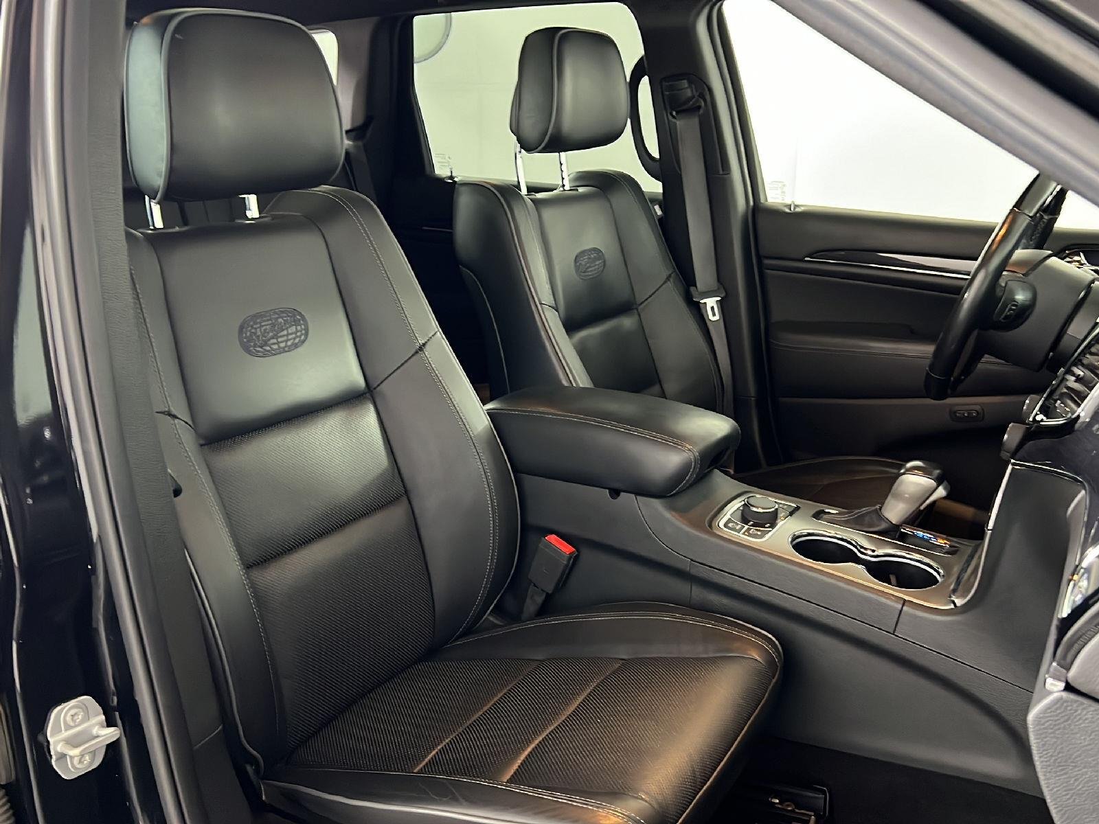 Used 2020 Diamond Black Crystal Pearlcoat Jeep Overland image 24