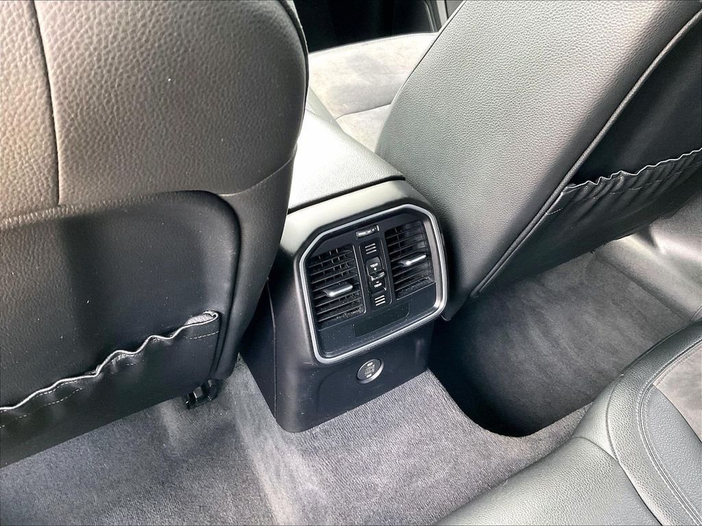 Used 2018 Black Porsche Base image 28