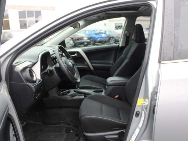 Used 2017 Silver Sky Toyota XLE image 13