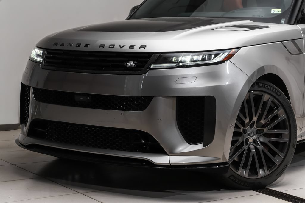 Used 2024  Land Rover SV Edition One Flux Silver image 2
