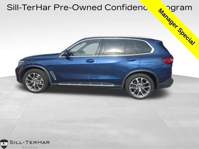 Used 2022 Blue BMW xDrive40i image 1