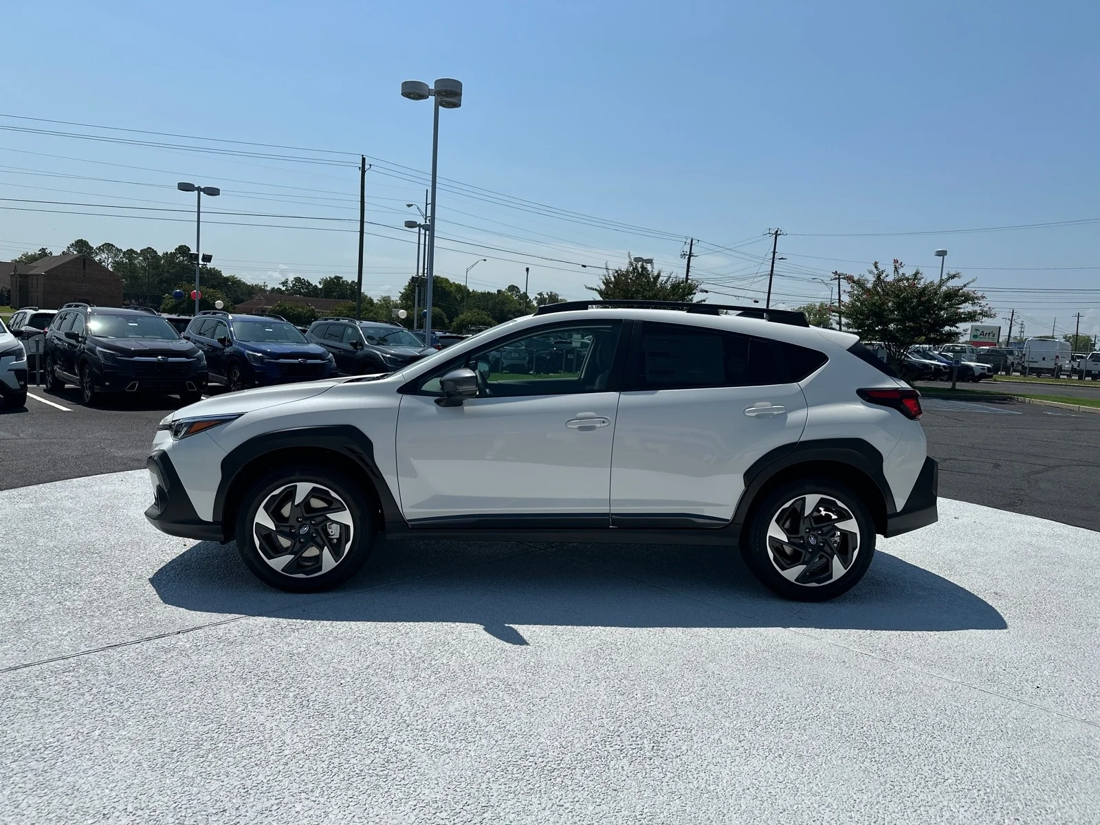 New 2026 CRYSTAL WHITE PEARL Subaru Limited image 4