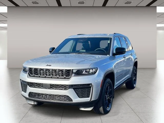 New 2026 Silver Zynith Exterior Paint Jeep Altitude image 8