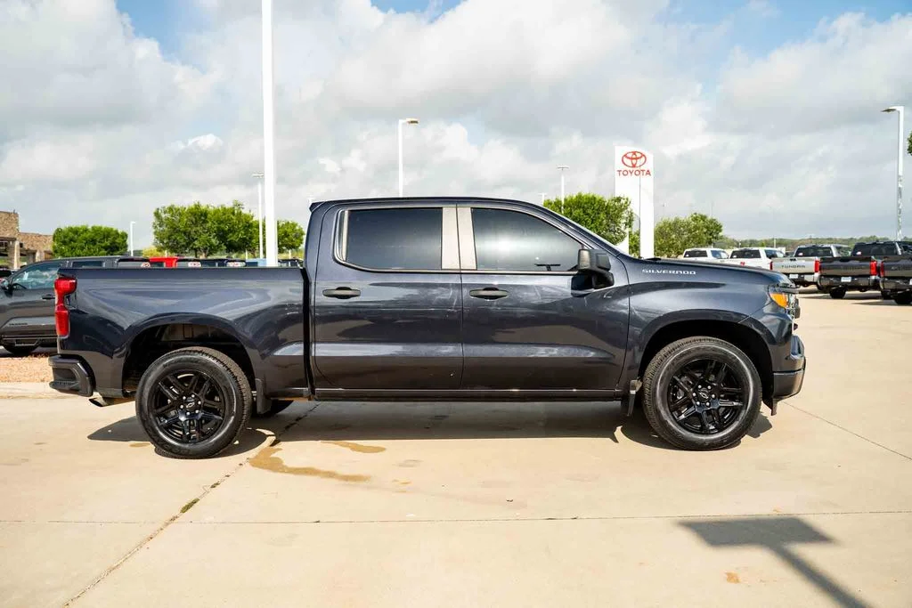 Used 2022 Gray Chevrolet Custom image 4
