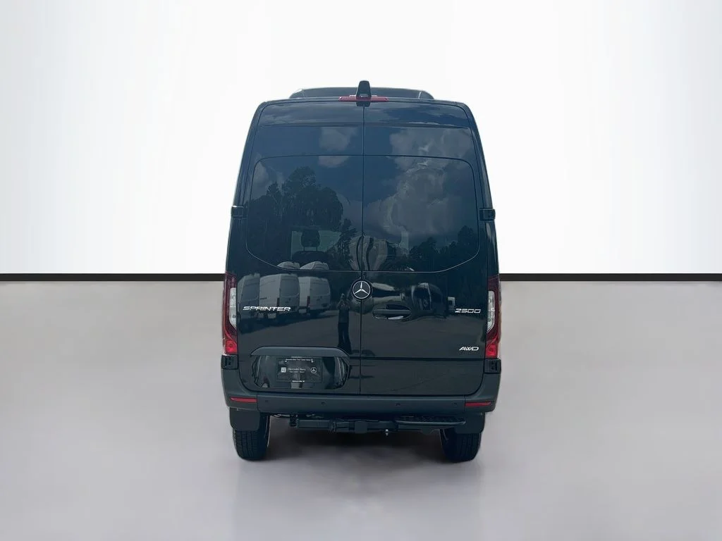 New 2026  Mercedes-Benz Cargo 144 WB image 5
