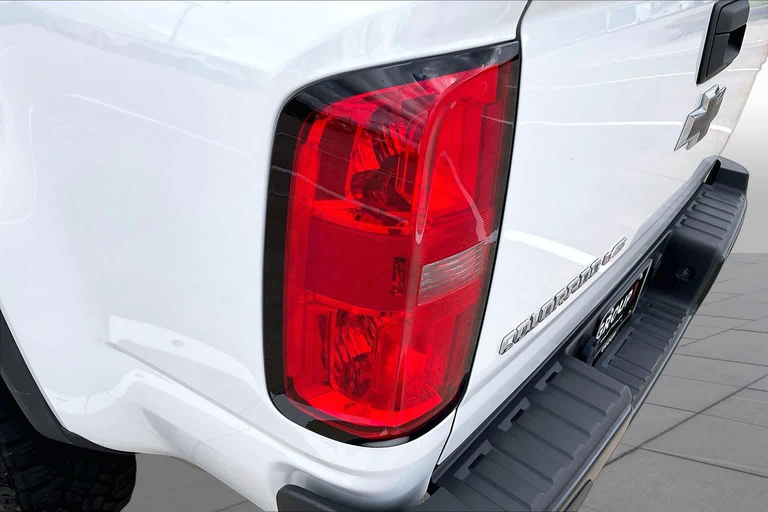 Used 2018 Summit White Chevrolet 4WD ZR2 image 26