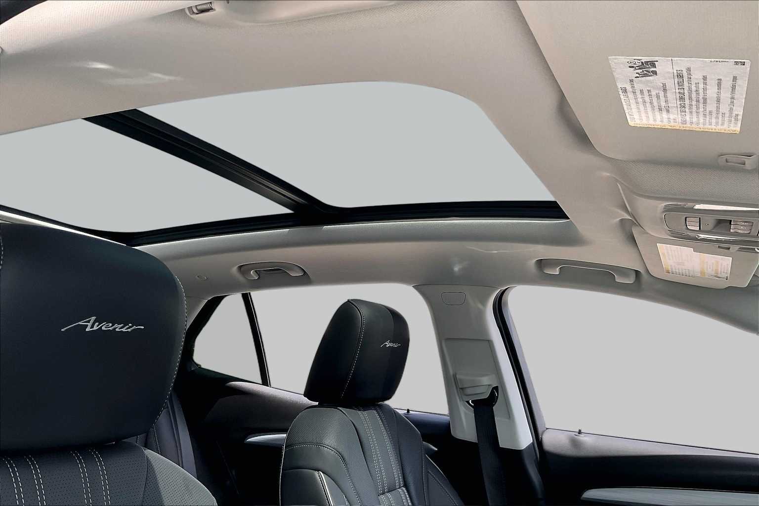 Used 2025 White Frost Tricoat Buick Avenir image 14