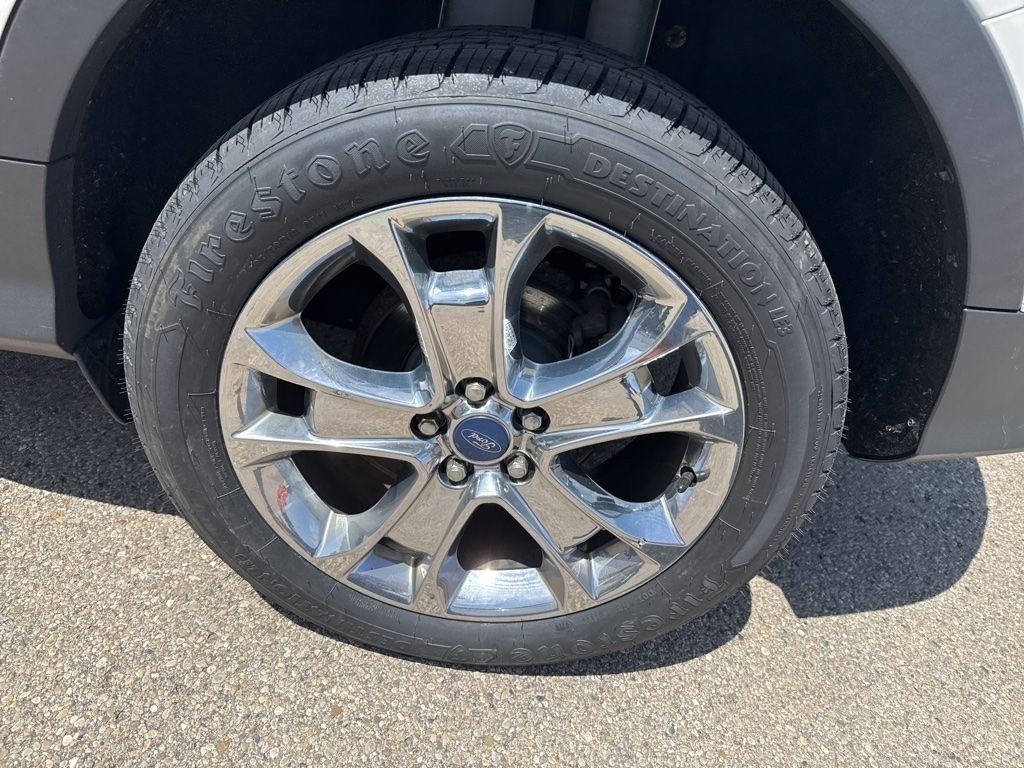 Used 2013 White Platinum Ford SEL image 13