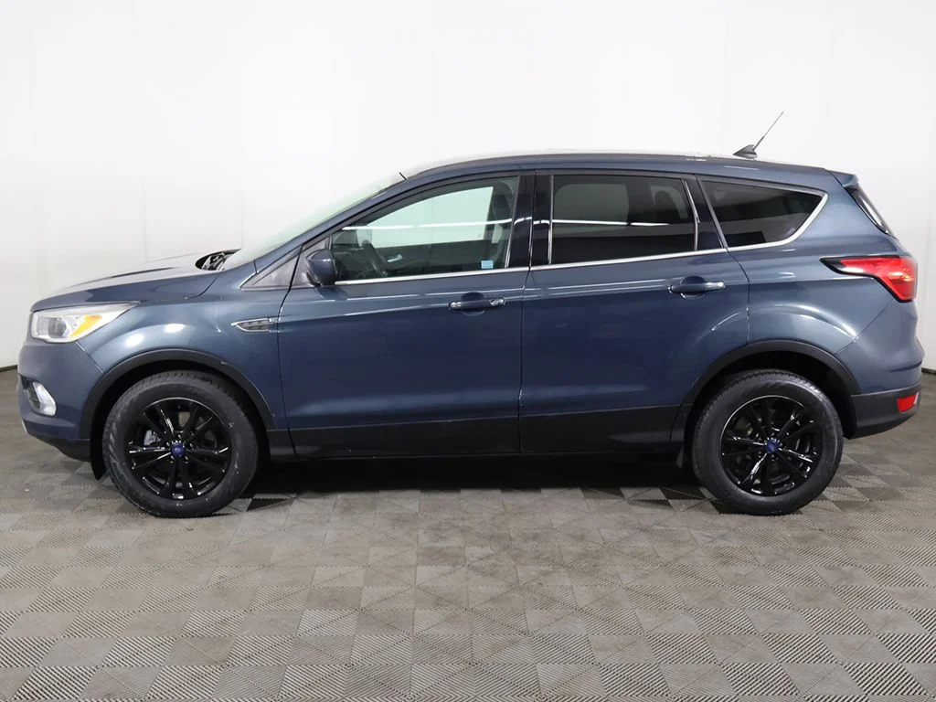Used 2019 Green Ford SE image 14