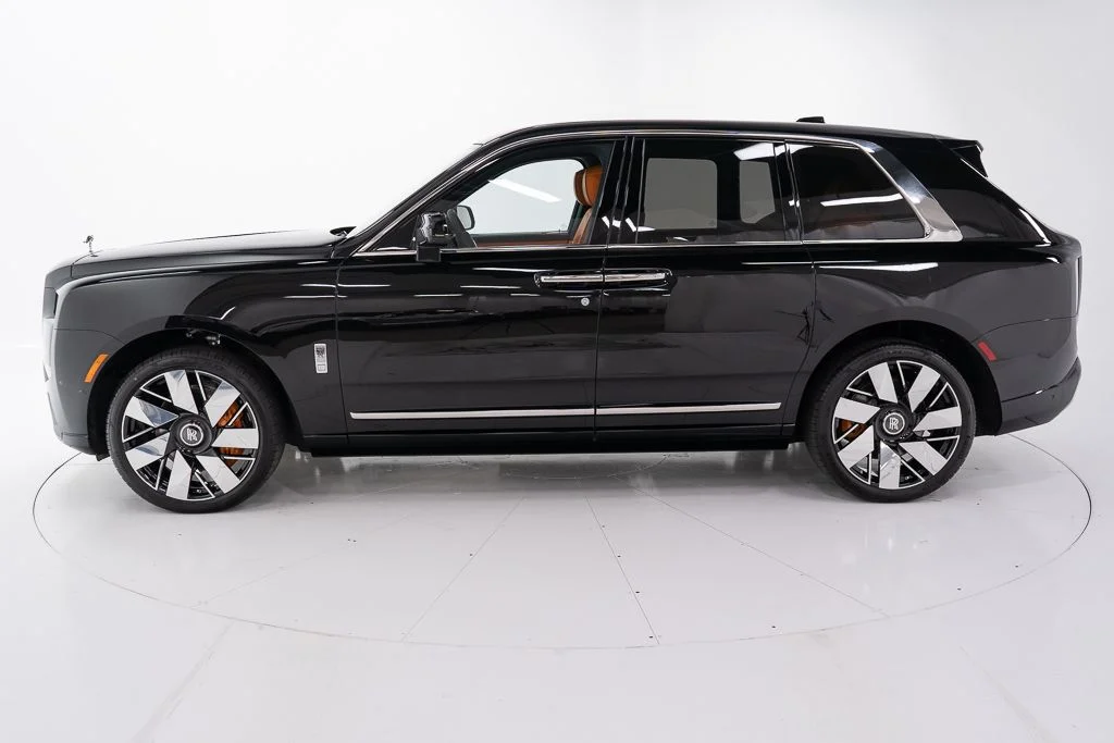 New 2026 Black Diamond Rolls-Royce  image 2