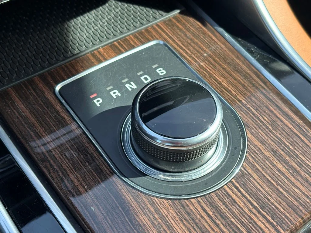 Used 2018  Jaguar 35t Portfolio Limited Edition image 31