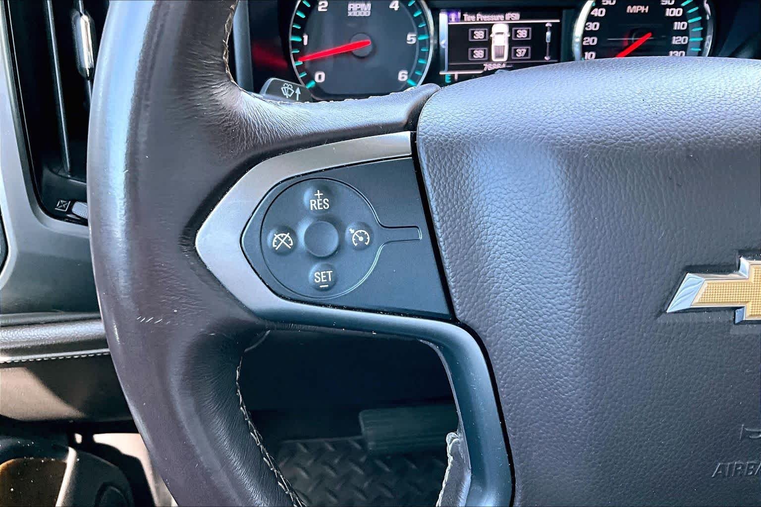 Used 2018 Iridescent Pearl Tricoat Chevrolet LTZ image 22