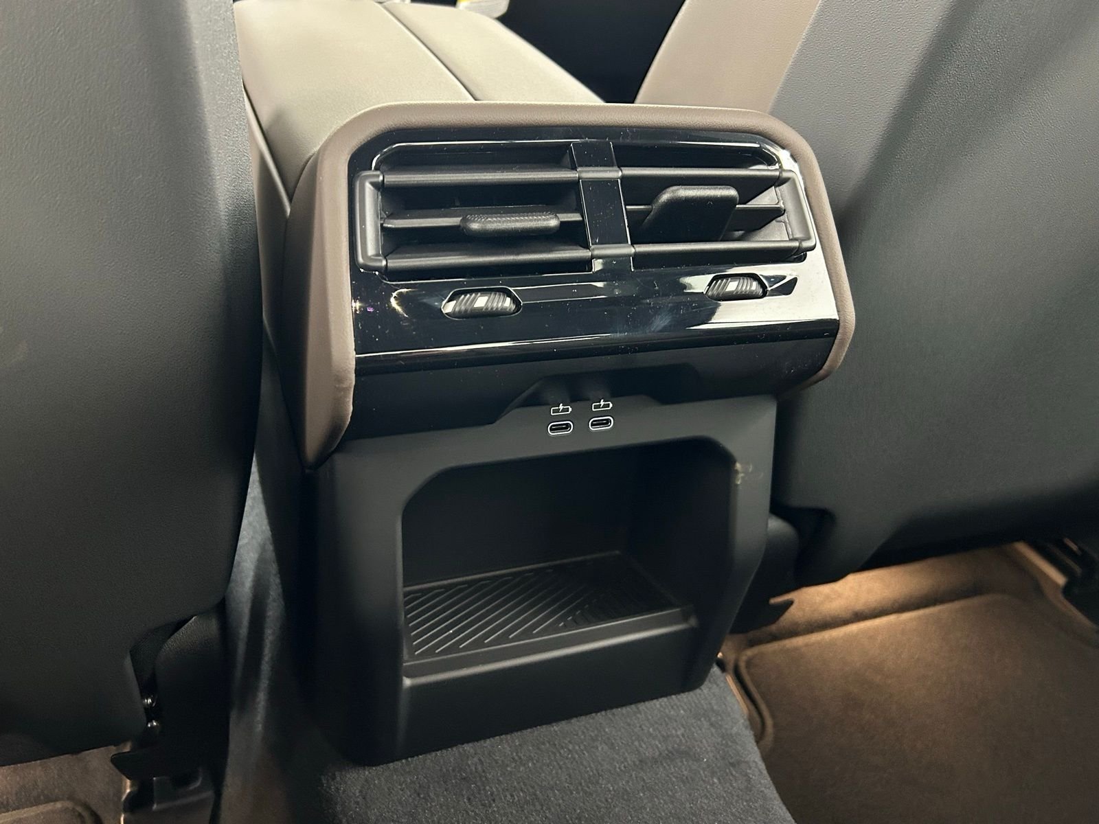 New 2026 Phytonic Blue Metallic BMW 530i xDrive image 36