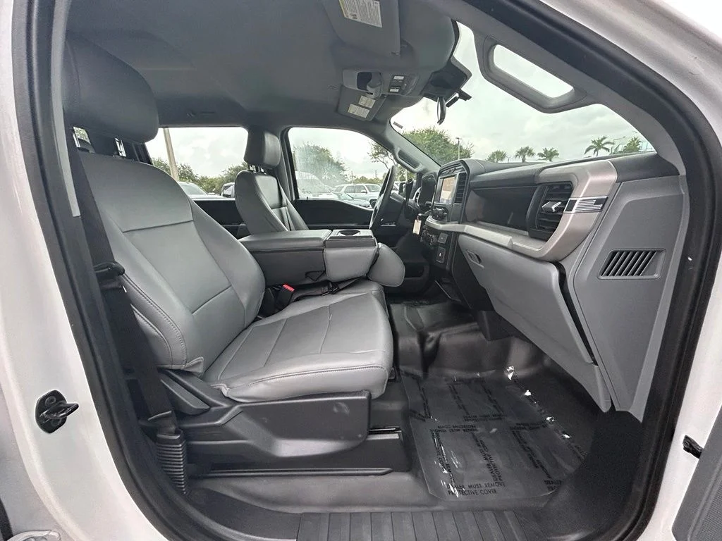 Used 2023 Oxford White Ford XL image 24