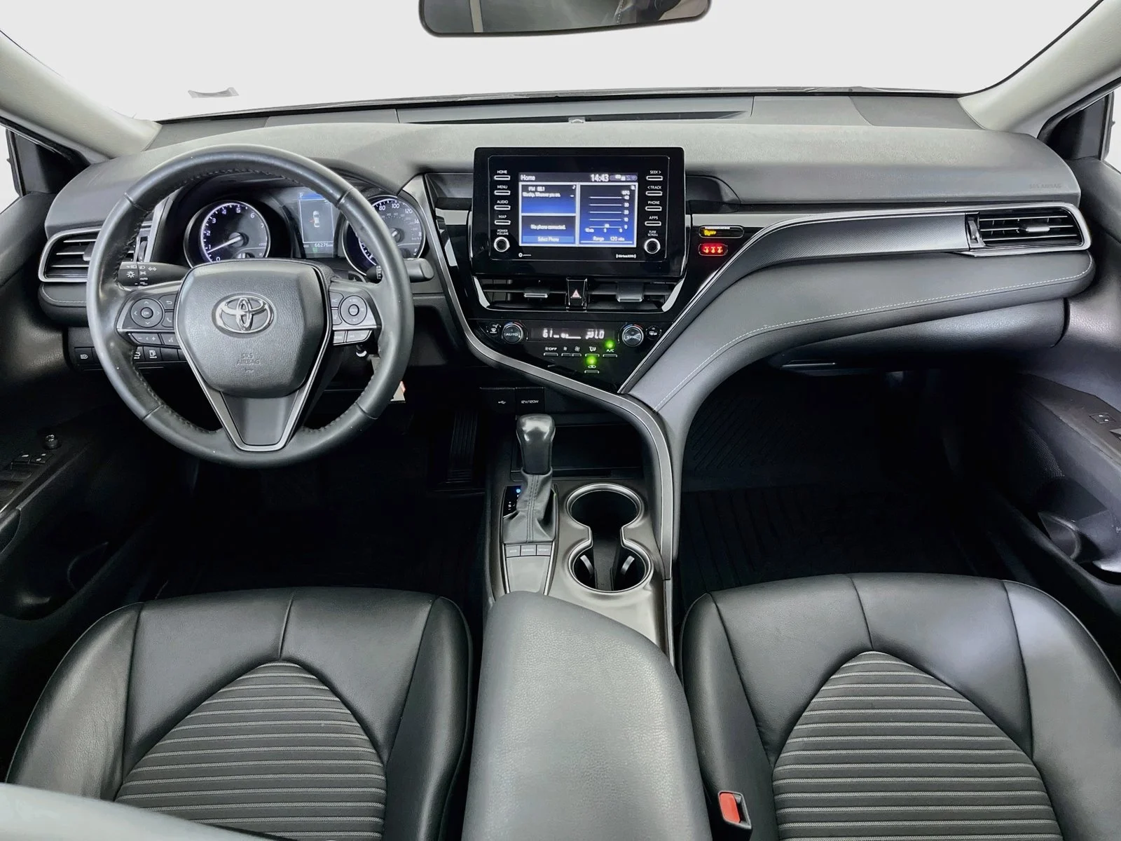 Used 2023 White Toyota SE image 12