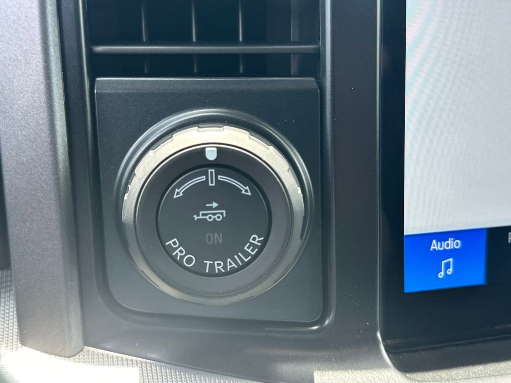 New 2025 Black Ford Lariat image 31