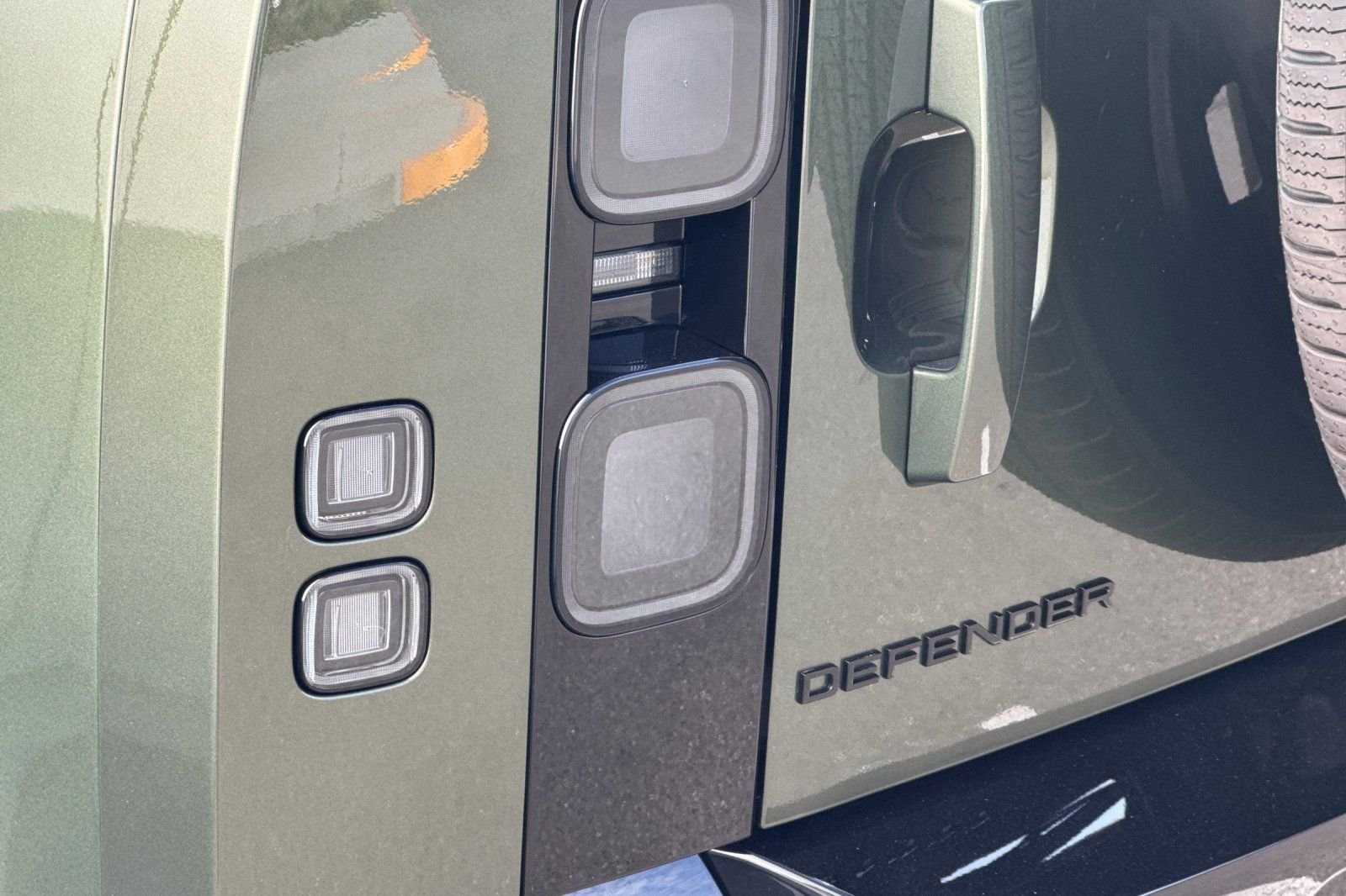 New 2026 Woolstone Green Land Rover S image 34