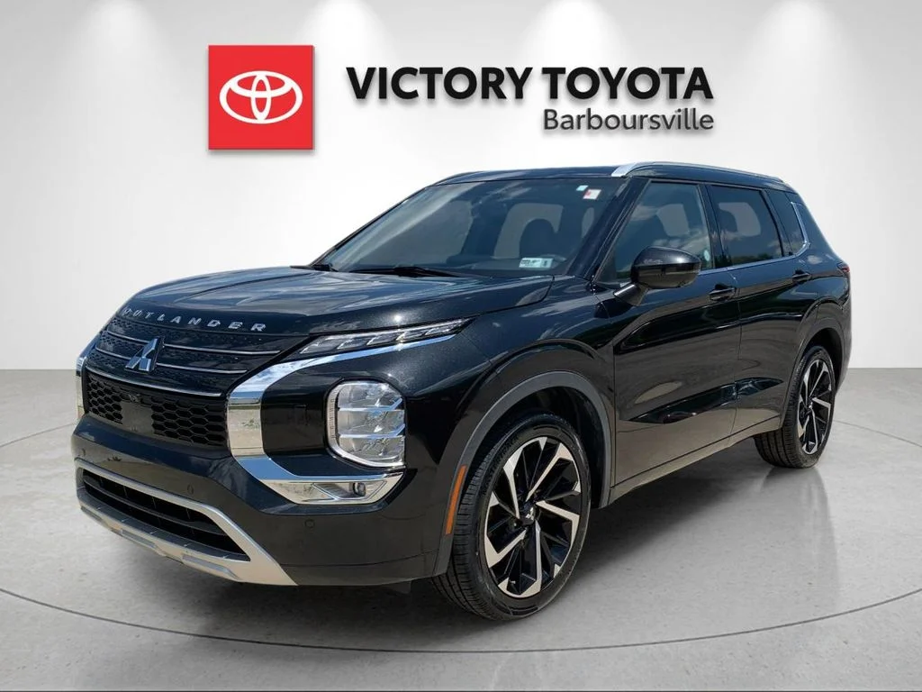 Used 2022 Black Mitsubishi SEL image 1