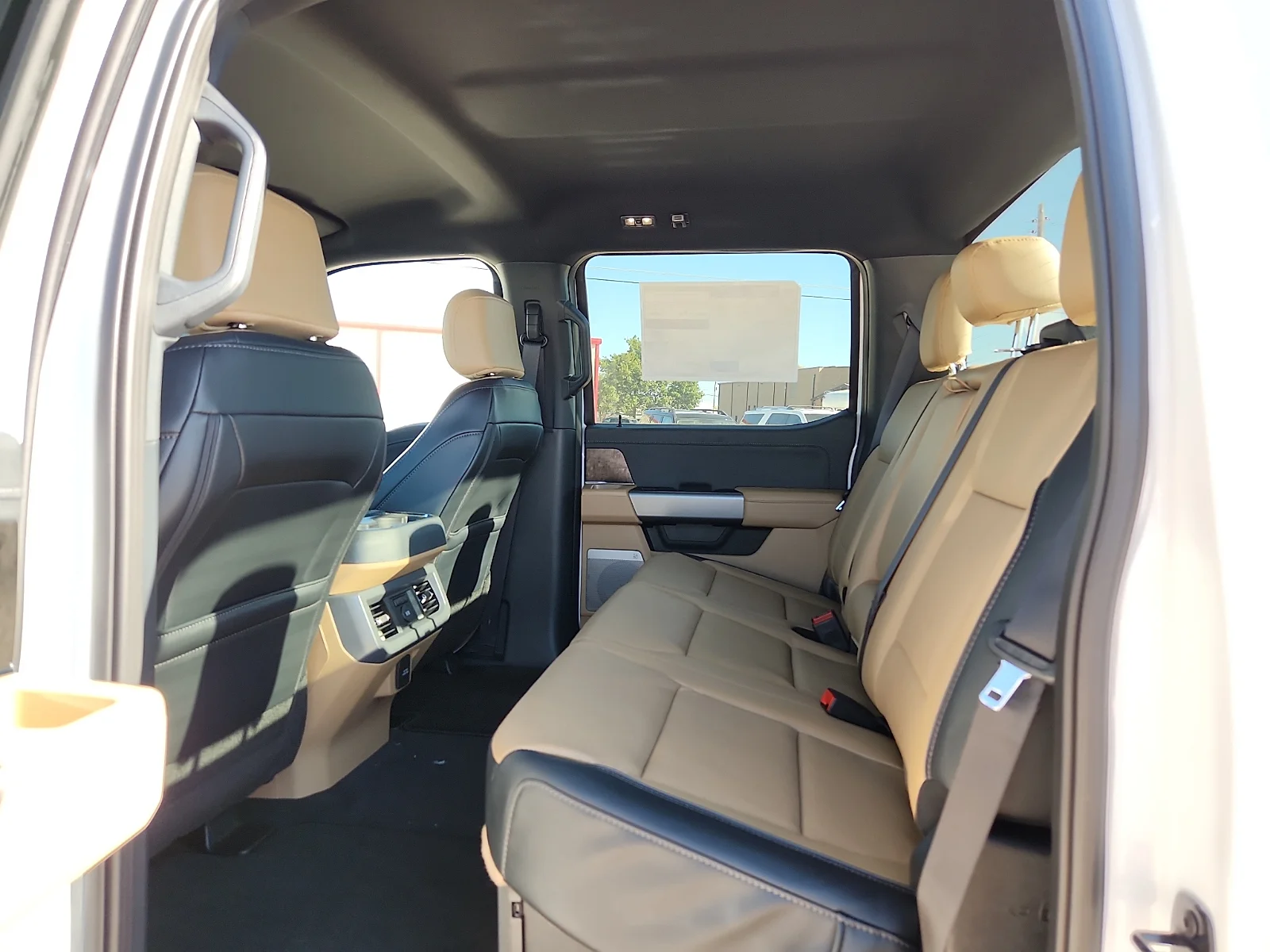 New 2026 Oxford White Ford Lariat image 18