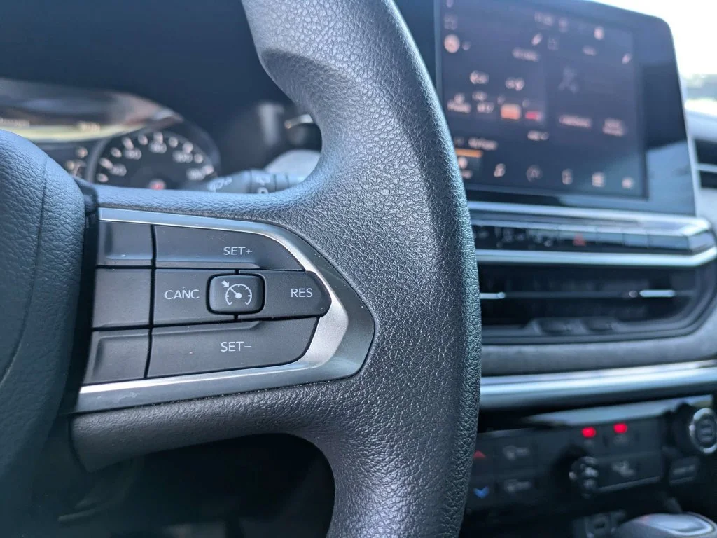 Used 2025 Silver Jeep Sport image 25