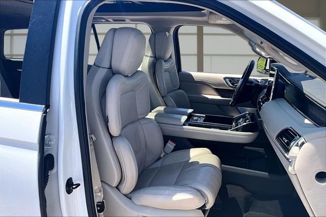 Used 2020 White Lincoln Reserve image 7