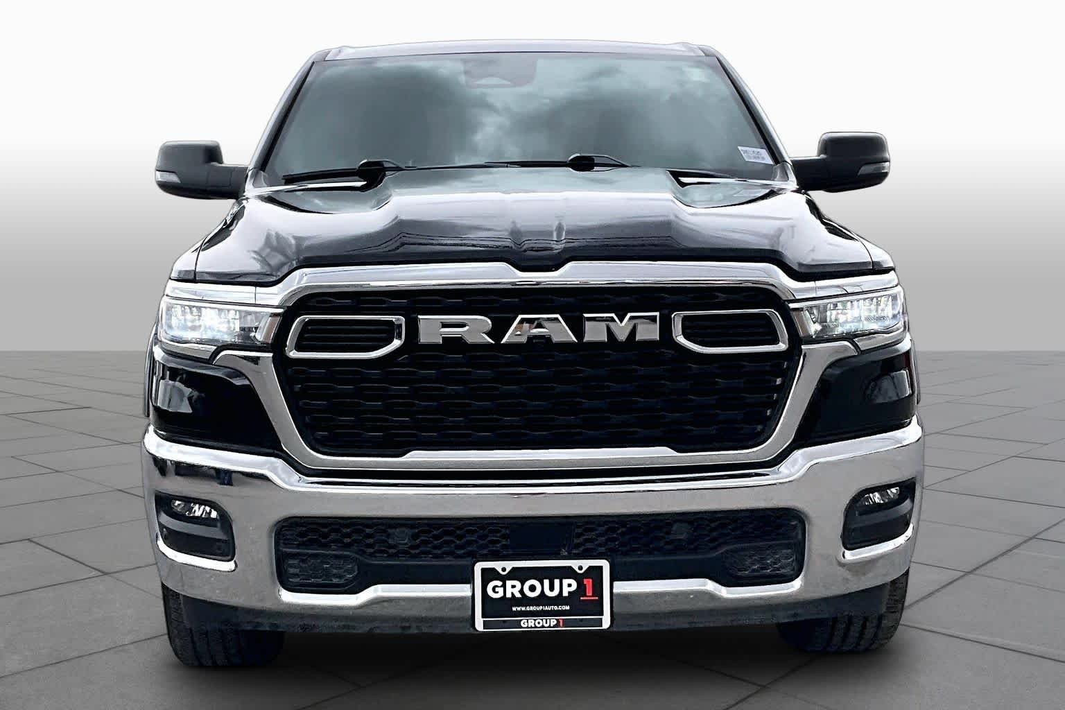 Certified Used 2025 Diamond Black Ram Big Horn image 4