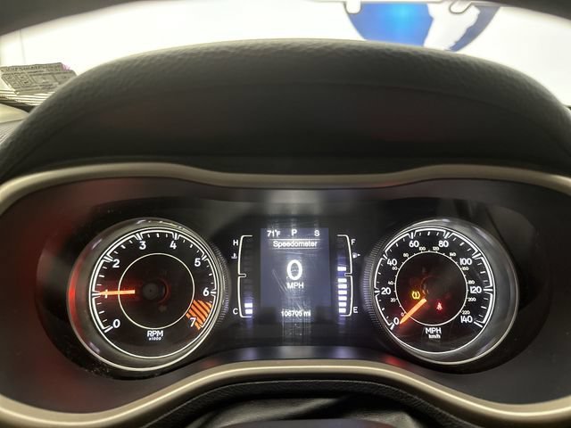 Used 2015 Deep Cherry Red Crystal Pearlcoat Jeep Latitude image 14