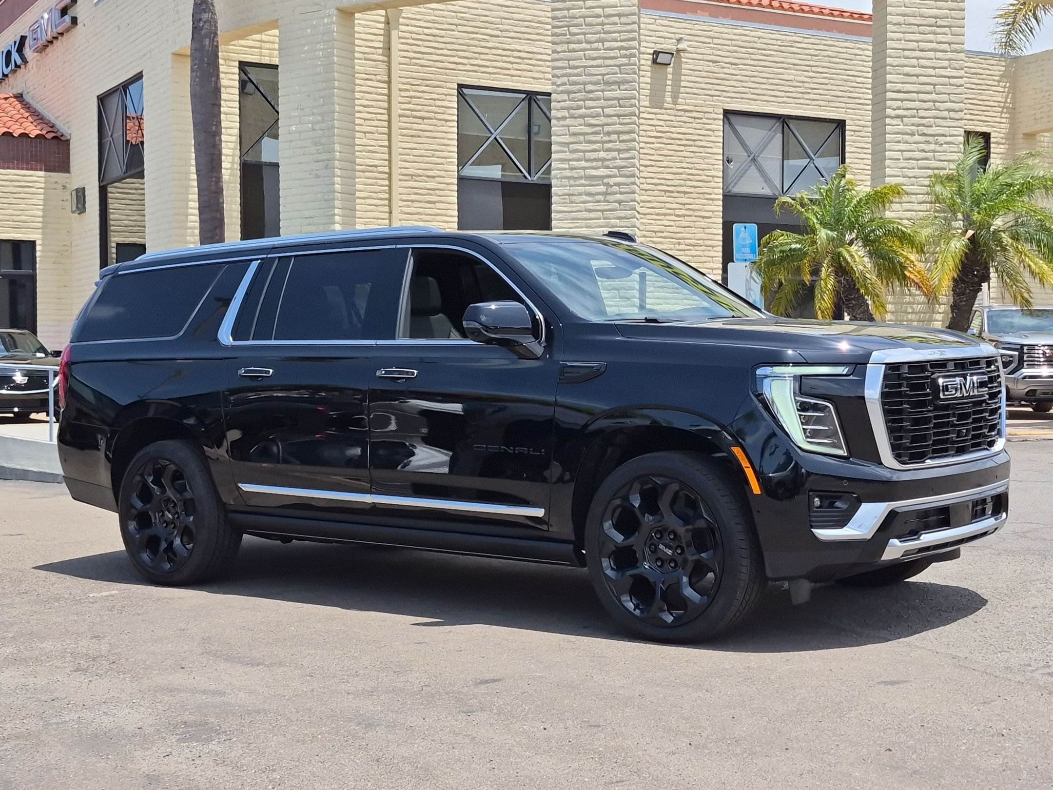 2026 GMC Yukon XL Denali - Photo 8