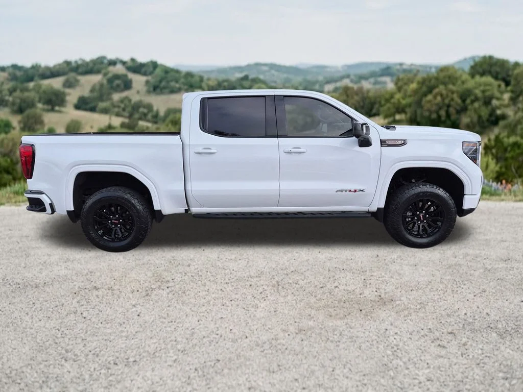 Used 2022 White GMC AT4X image 12