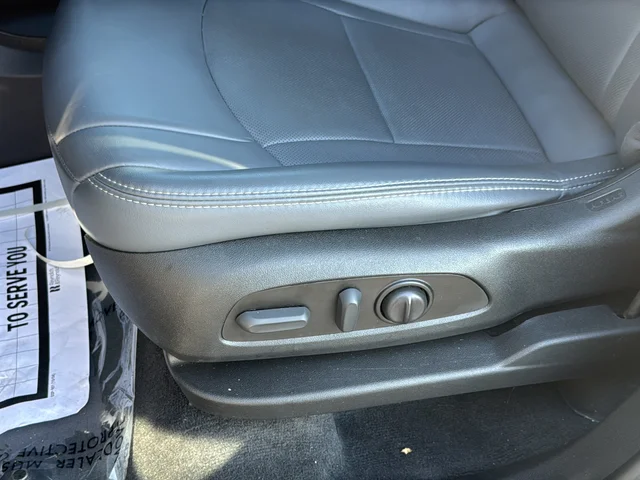Used 2023 Black Buick Essence image 18