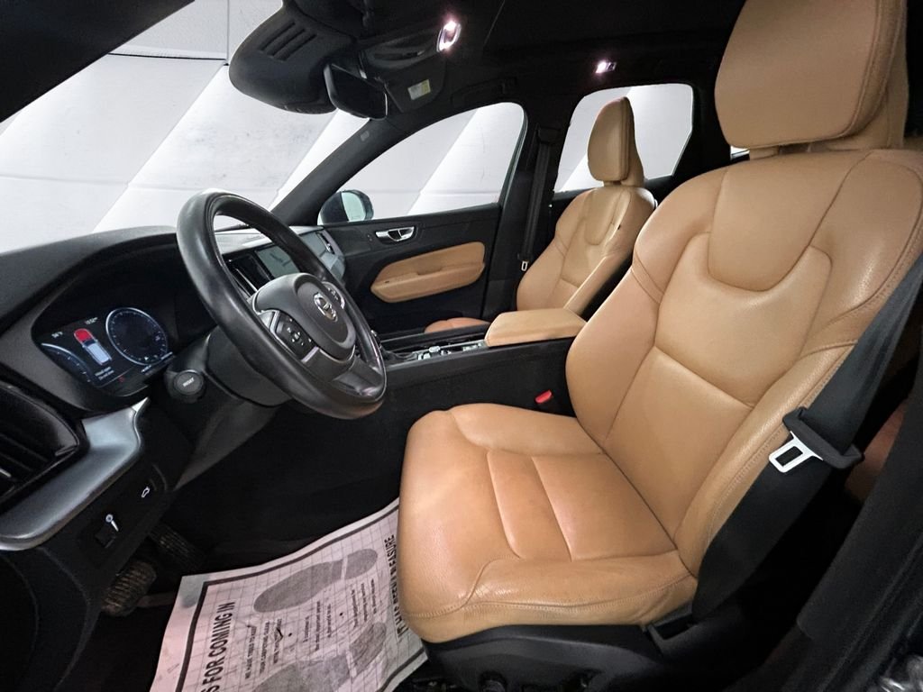 Used 2020 Blue Volvo T5 Momentum image 7