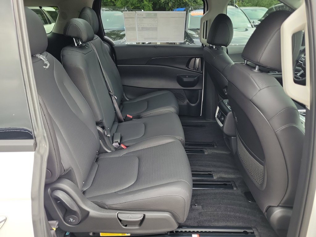 New 2026 Snow White Pearl Kia SX Prestige image 12