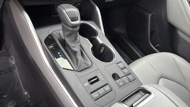 Used 2026 White/off-white Toyota XLE image 30