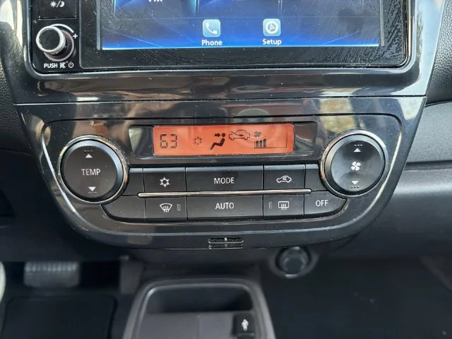 Used 2024  Mitsubishi  image 18