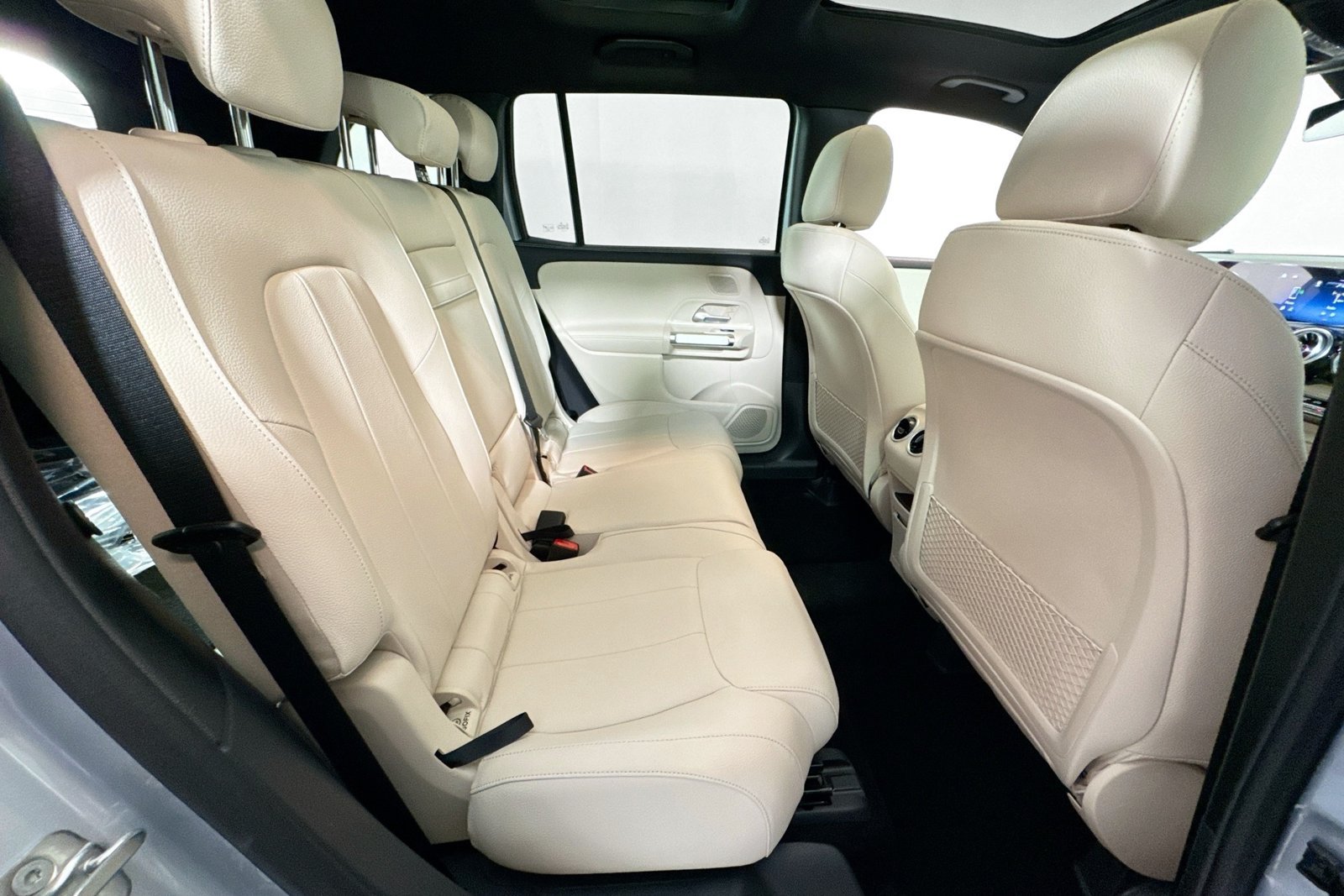 New 2026 Cirrus Silver Metallic Mercedes-Benz GLB 250 image 25