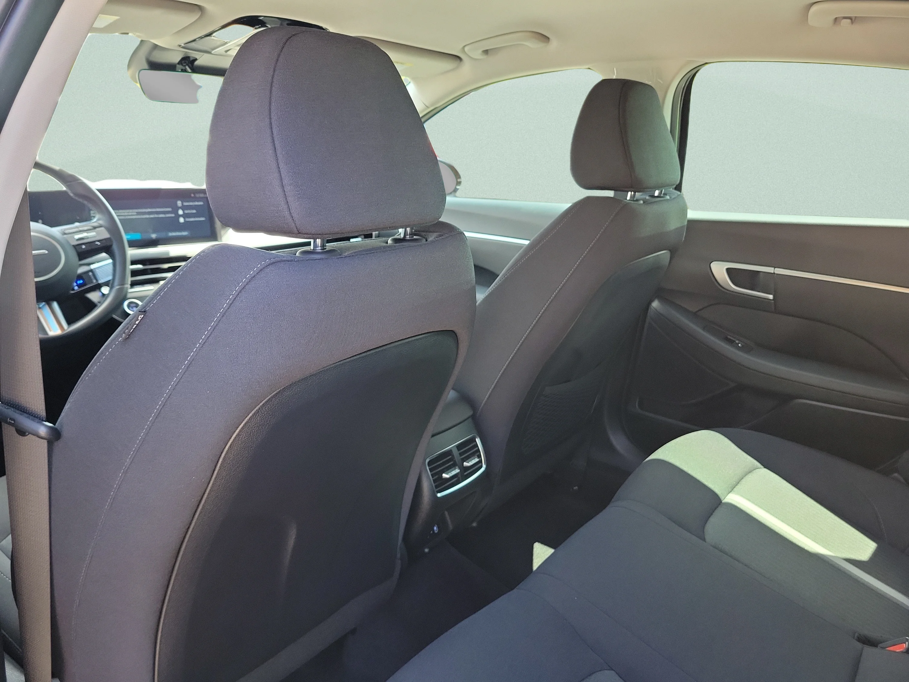 Used 2025 Carbon Blue Hyundai SEL image 13