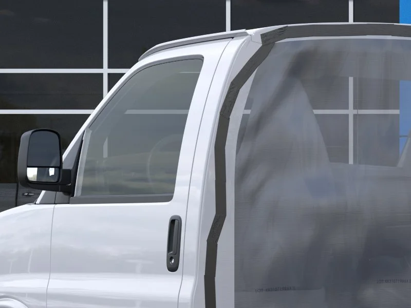 New 2026 Summit White Chevrolet 1WT image 12