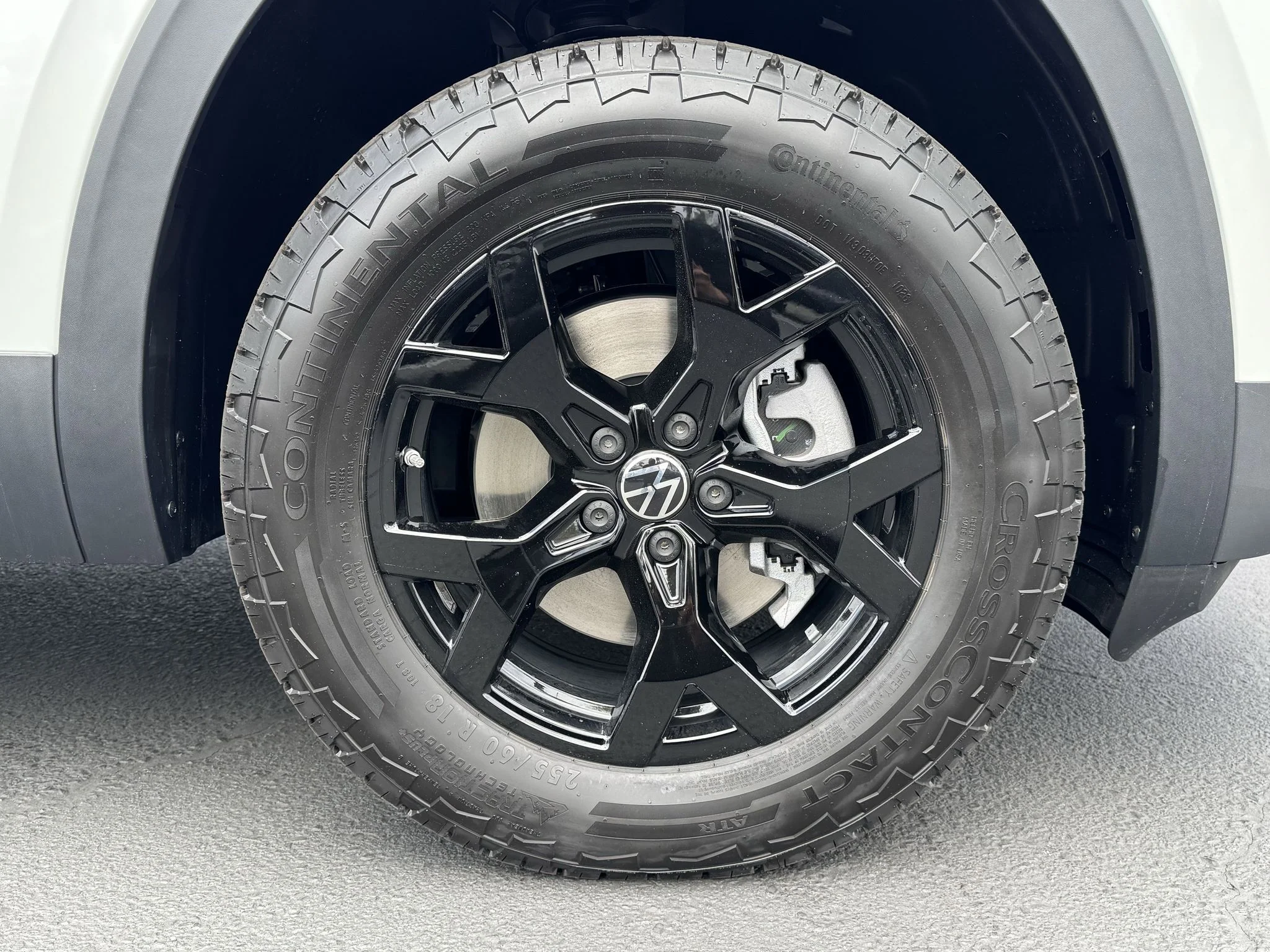 New 2026 Opal White Pearl Volkswagen 2.0T Peak Edition image 10