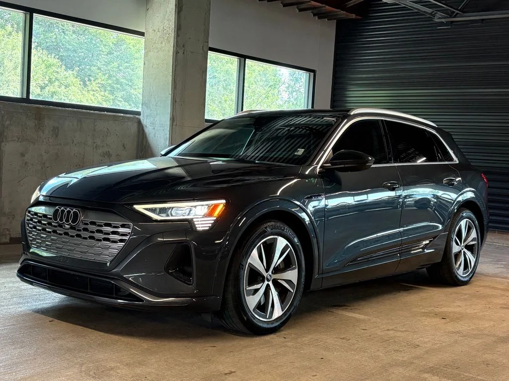 2024 Audi Q8 e-tron