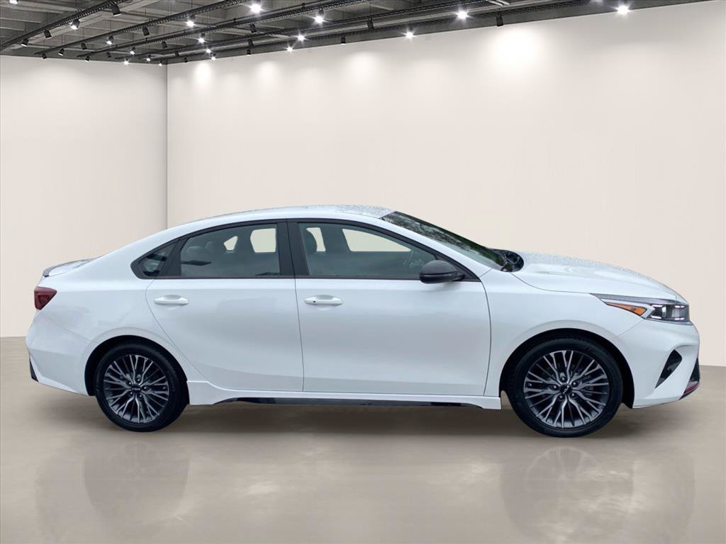 Certified Used 2023 Snow White Pearl Kia GT-Line image 9
