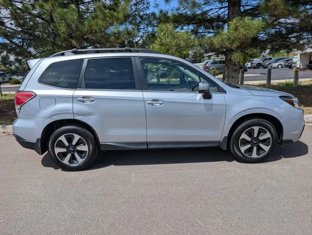 Used 2018 Ice Silver Metallic Subaru 2.5i Limited image 2