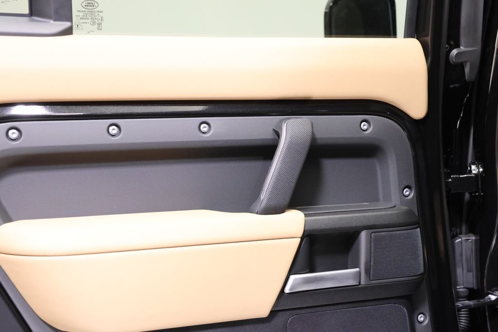 2026 Land Rover Defender V8 - Photo 32