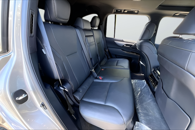 Used 2023 Silver Lexus 600 F SPORT image 19