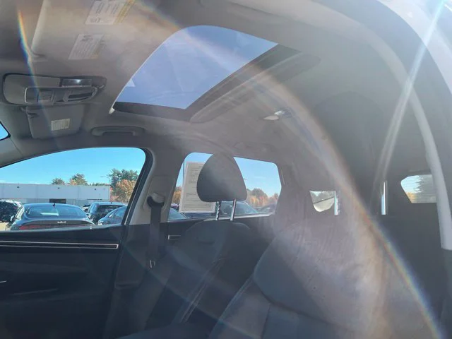 Used 2023 White Hyundai SEL image 13