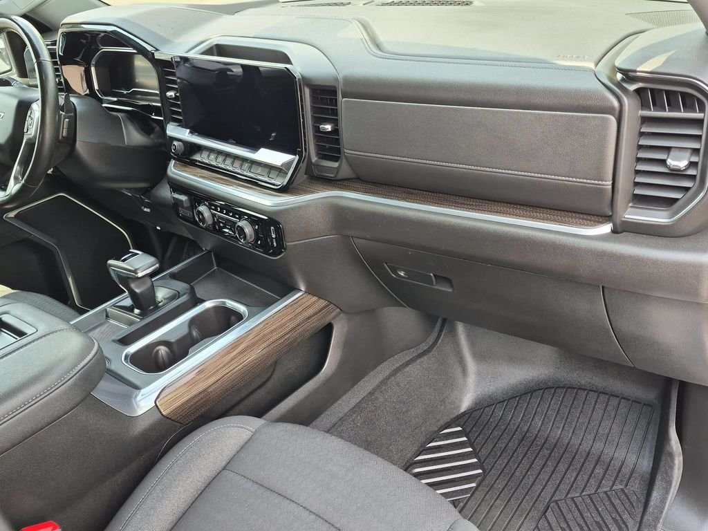 Used 2022  Chevrolet RST image 23